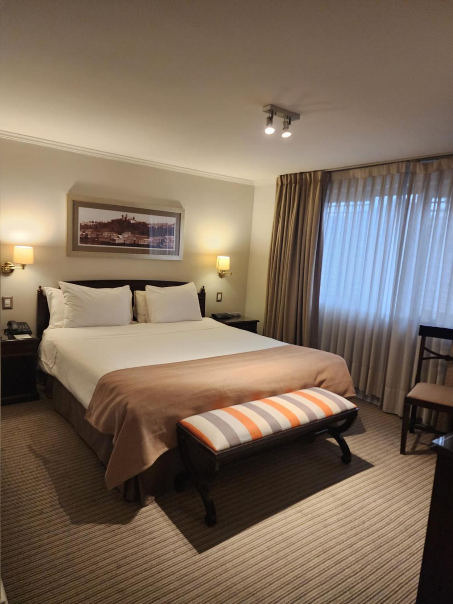 סנטיאגו Hotel Los Espanoles Plus מראה חיצוני תמונה