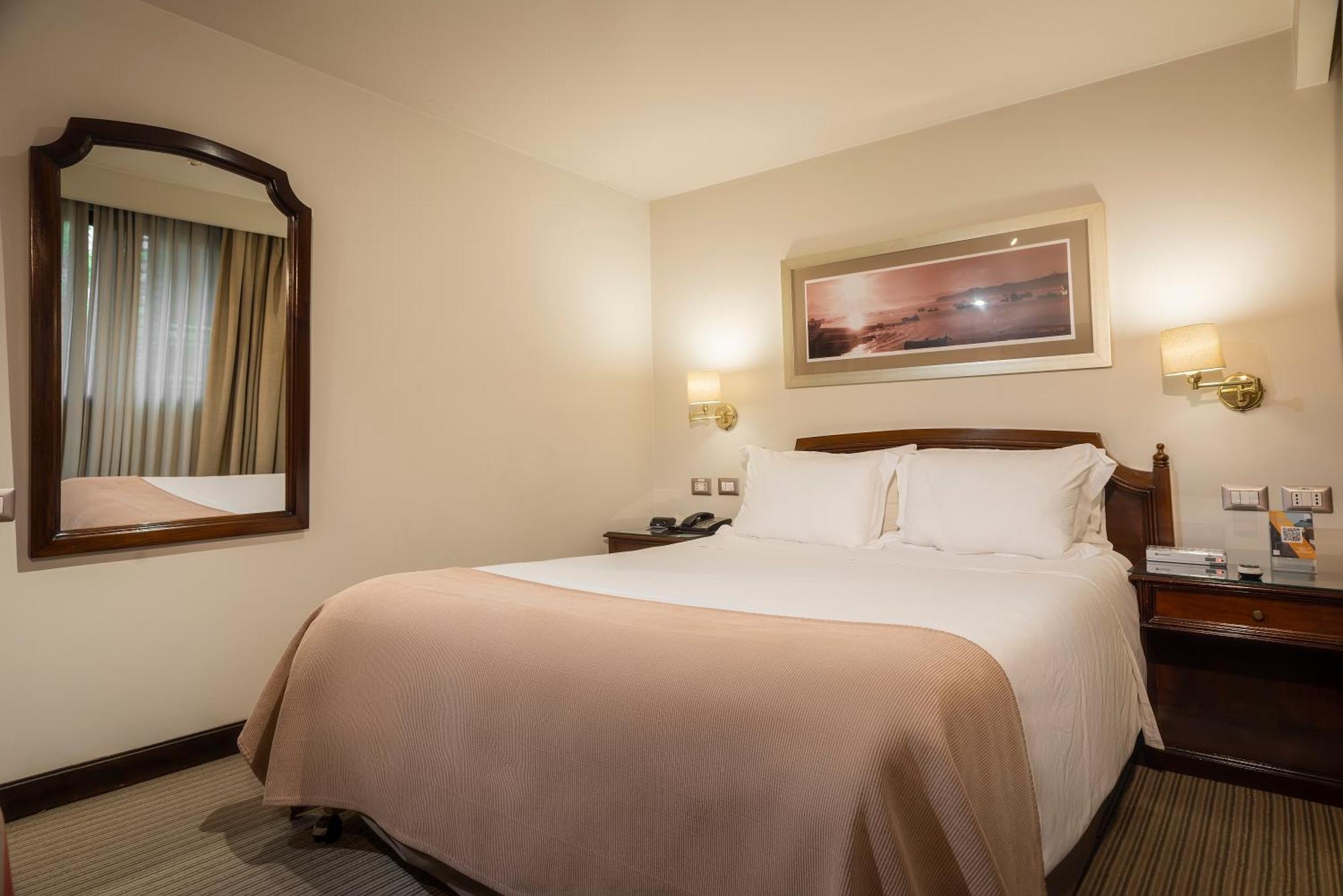 סנטיאגו Hotel Los Espanoles Plus מראה חיצוני תמונה