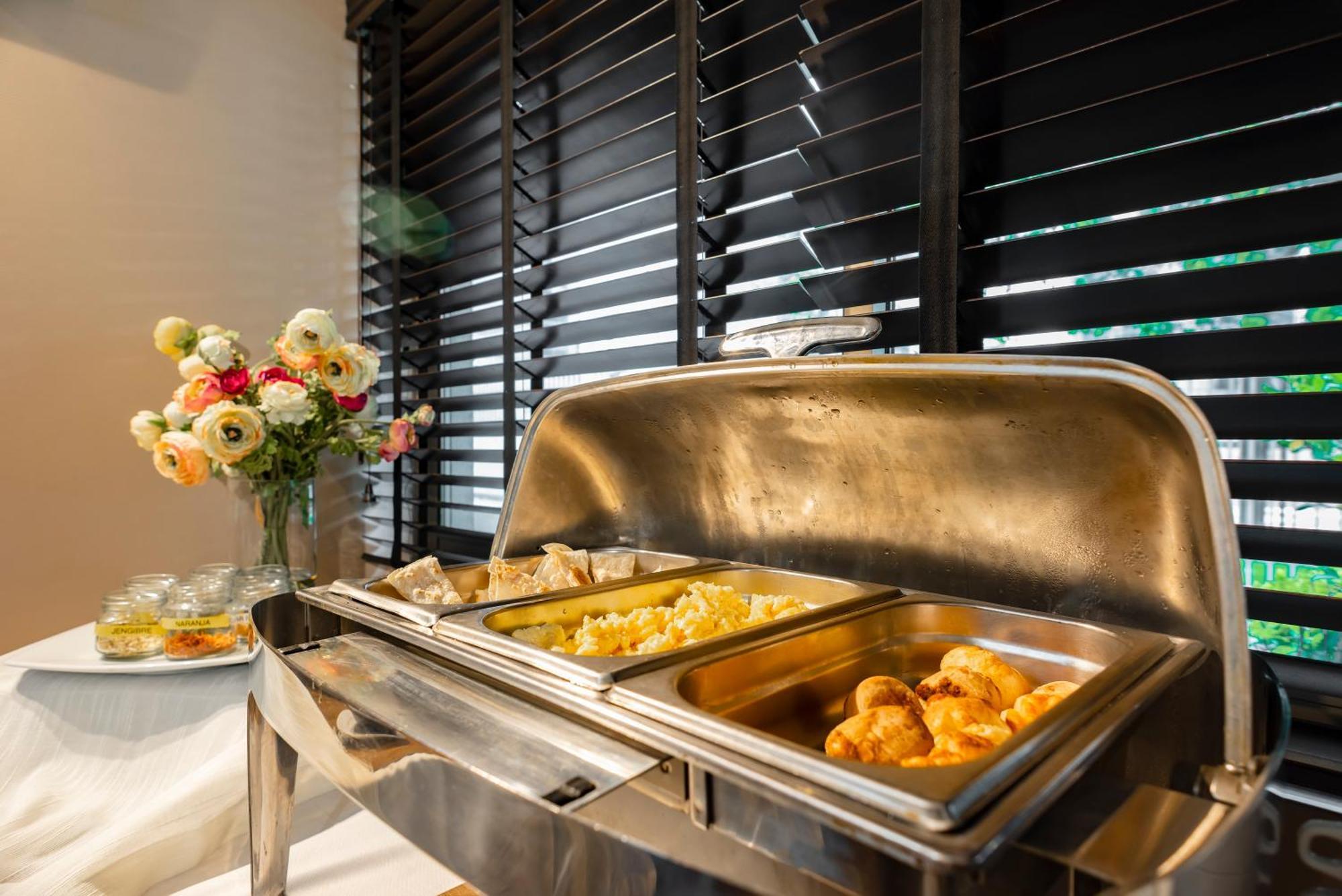 סנטיאגו Hotel Los Espanoles Plus מראה חיצוני תמונה